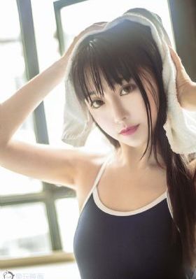 班长让我吃她胸摸她奶小黄鸭