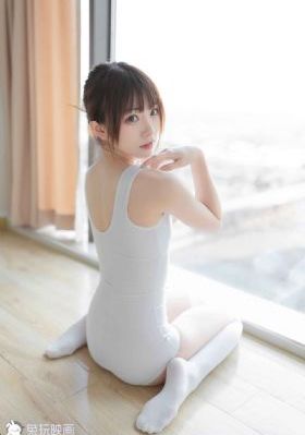 在打烊后仅剩两人的沙龙