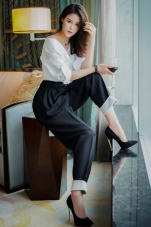 成人h版爱丽丝梦游仙境女主