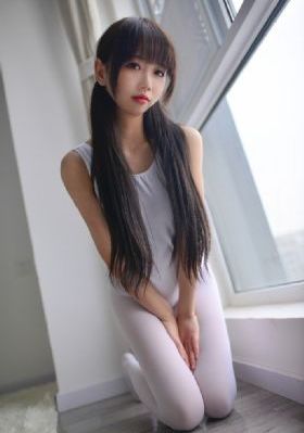 年轻胸大的阿韩国